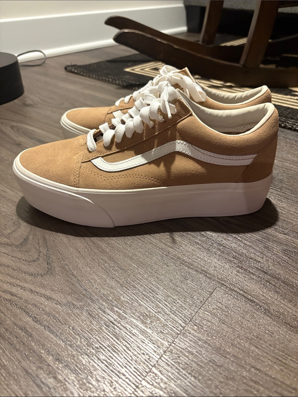 NWOT Vans Old Skool Platform Sneakers - Size 11 Women’s